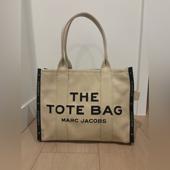 Marc Jacobs Beige Canvas Tote - Picture 1 of 5